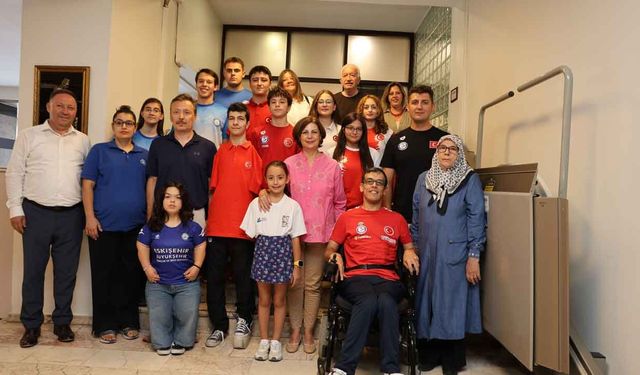 Başkan Ünlüce, Şampiyon Sporcuları Ağırladı