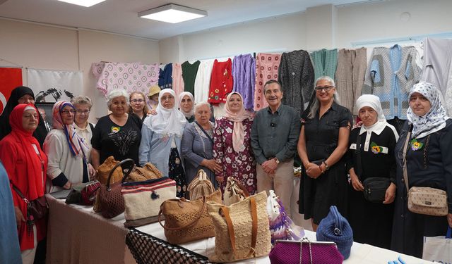 Dört belde evi daha yılsonu sergisi açtı