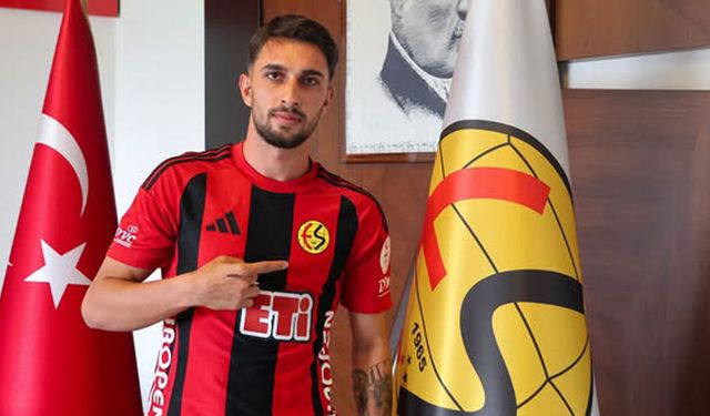 Eskişehirspor'dan Orta Sahaya Takviye: Fırat Sarı İmzayı Attı
