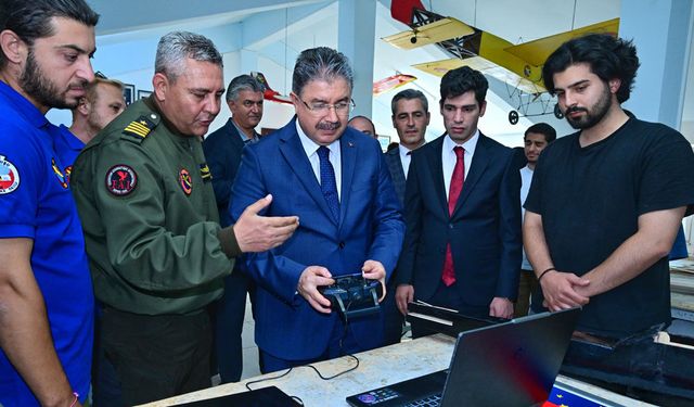 İHA yarışmalarında görev alacak pilotların eğitim gördüğü merkeze Vali Yılmaz'dan ziyaret