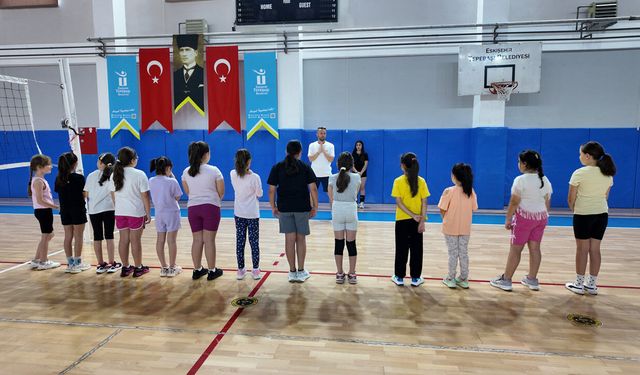 Tepebaşı'nda geleceğin filenin sultanları yetişiyor