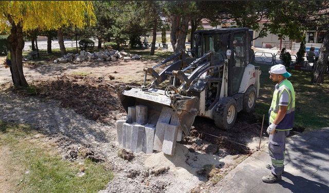 Uluönder parkı yenileniyor, mahalleye yeni bir soluk geliyor