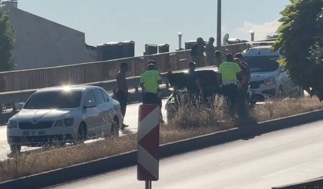Yola dökülen yağ trafiği tehlikeye düşürdü