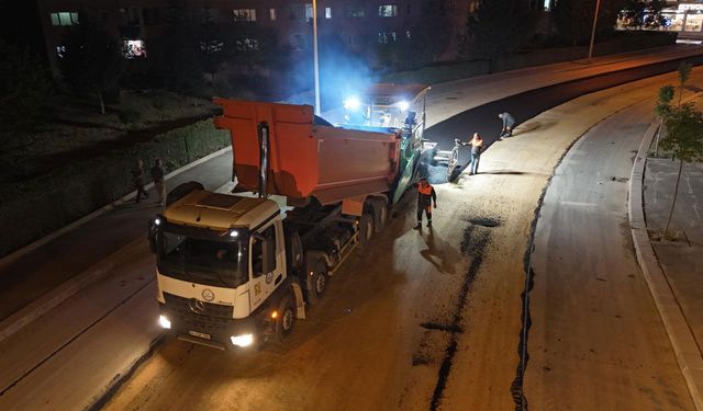 Şehir uyurken büyükşehir ekipleri gece boyunca mesaide
