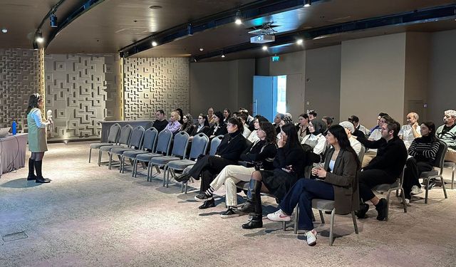 Tepebaşı belediyesi’nden otel çalışanlarına toplumsal cinsiyet eşitliği eğitimi