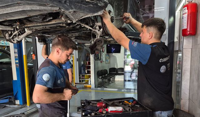 Yaşıtları yaz tatilinde onlar sanayide çıraklık öğreniyor