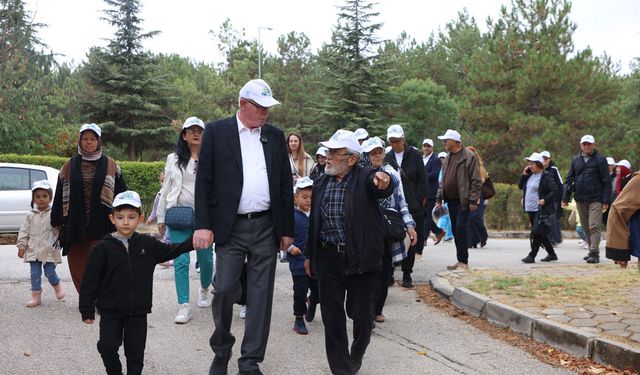 Odunpazarı’nda iki nesil bir arada yürüdü