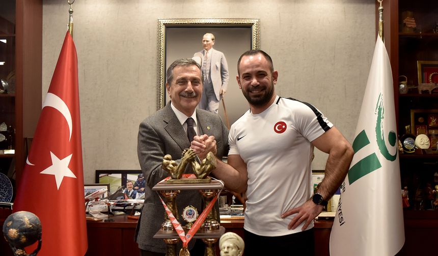Dünya Şampiyonu Arslan’dan Başkan Ataç’a Ziyaret
