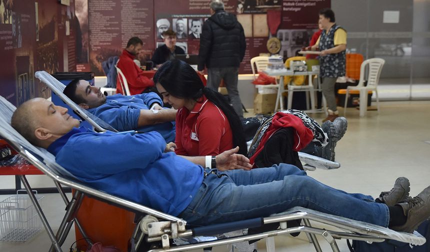 Tepebaşı personelinden kan bağışına destek
