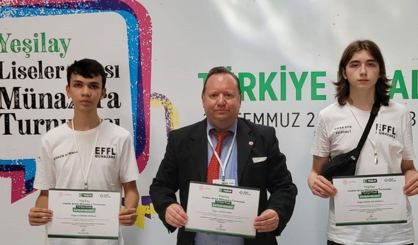 Türkiye Münazara Şampiyonası'nda Eskişehir'i Başarıyla Temsil Etti