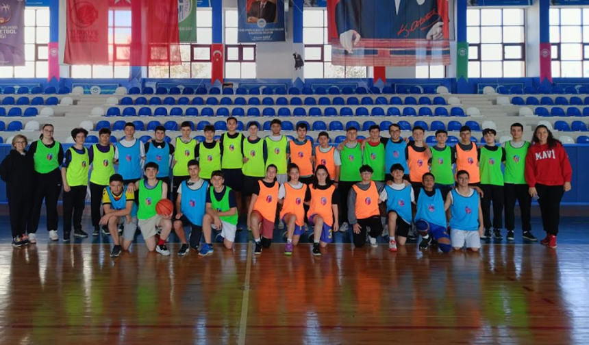 Gençler 3x3 Basketbol Turnuvasında Buluştu