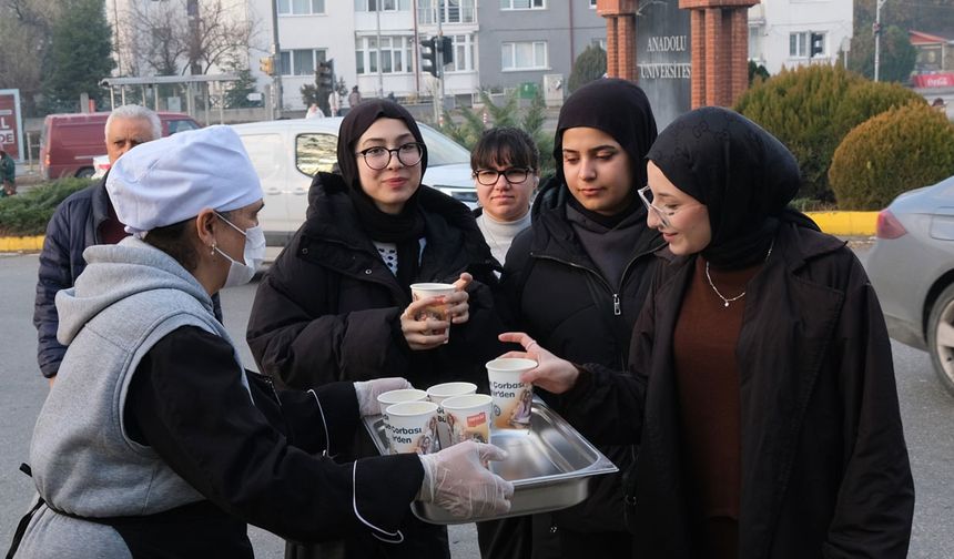 Büyükşehir’den gençler için “günaydın çorbası”