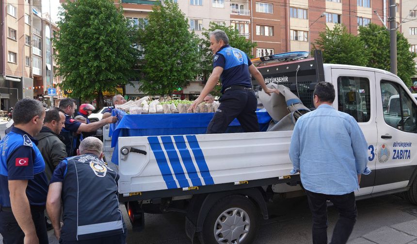 Büyükşehir zabıtası Eskişehir halkı için 7/24 görev başında