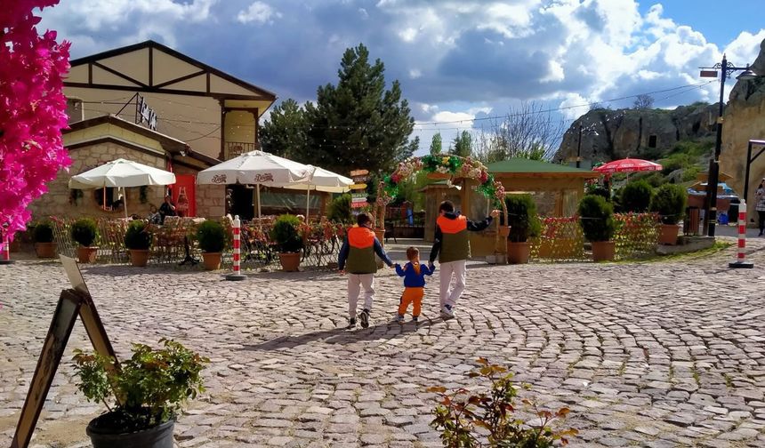 Frig Vadisi Ayazini'de turizm sezonu başladı