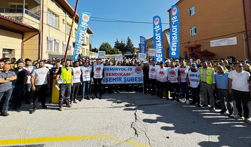 Geçinemiyoruz, emeğimizin hakkını istiyoruz!