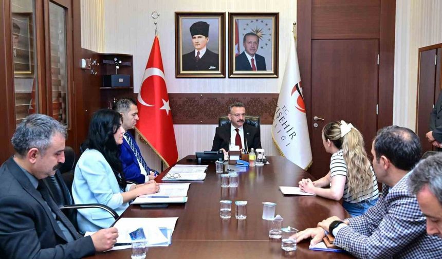 Vali Aksoy, vatandaşların taleplerini dinledi