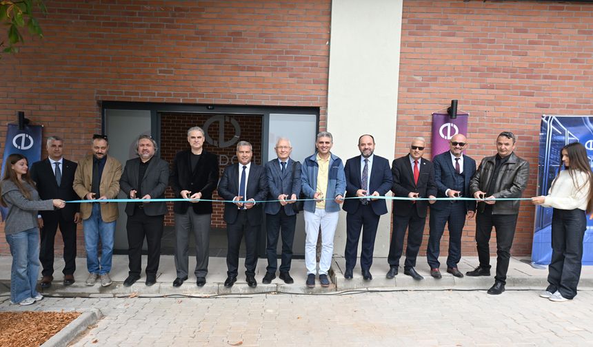 Anadolu Üniversitesinde “Anadolu Veri Merkezi Açılış Töreni” gerçekleştirildi