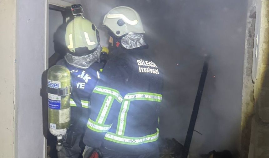 Bilecik'te metruk bina yangın