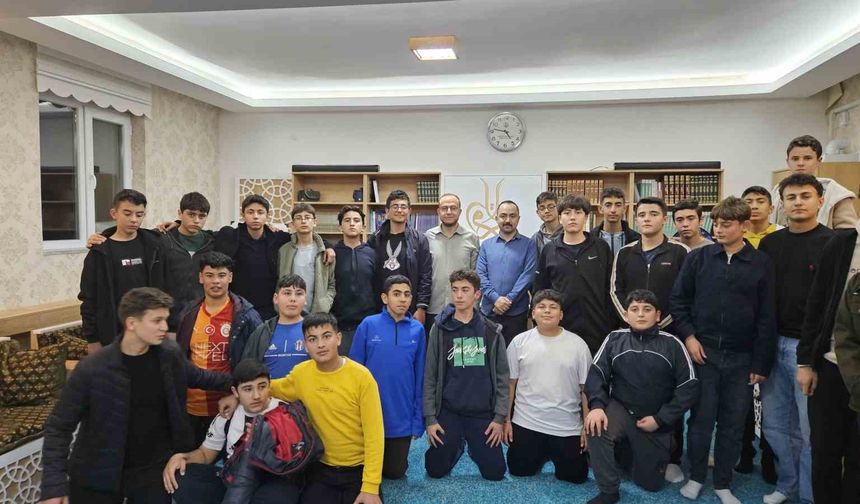 Emirdağ Fen Lisesi öğrencileri Diyanet Gençlik Merkezi'nde buluştu