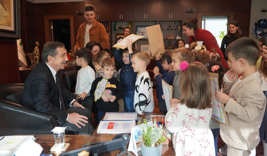 Çocuk gülerse dünya güler