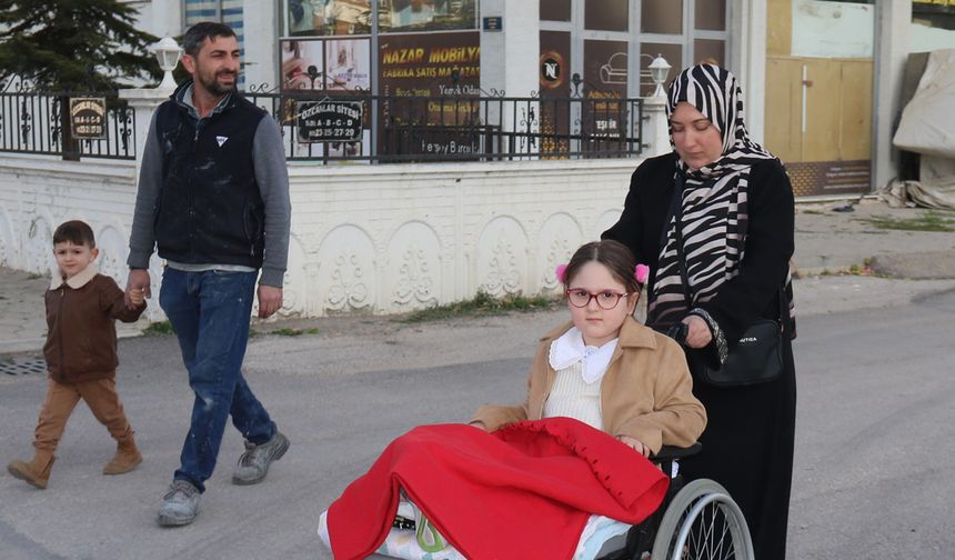 Eskişehir'de o anne kızı için asansör istiyor