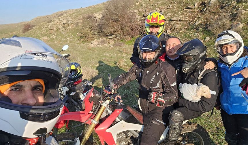 Doğmuş kuzuyu 3 kilometre ötedeki annesi ile kavuşturdular