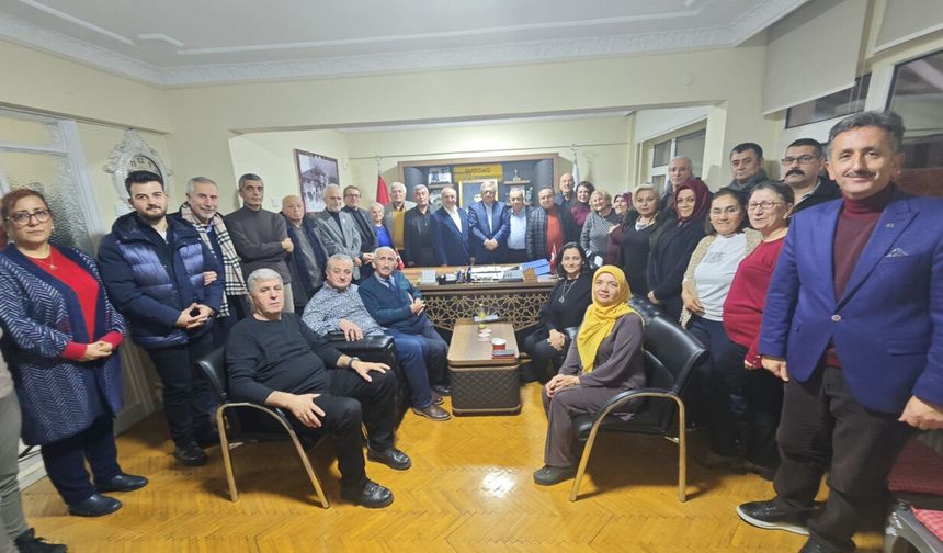 Eskişehir’de köşe yazarlarından ‘Emirdağ Birlik Beraberlik Platformu’na anlamlı ziyaret