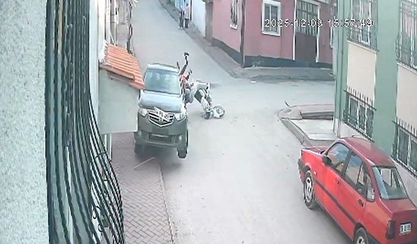 Eskişehir'deki kazada iki kişi havada takla attı