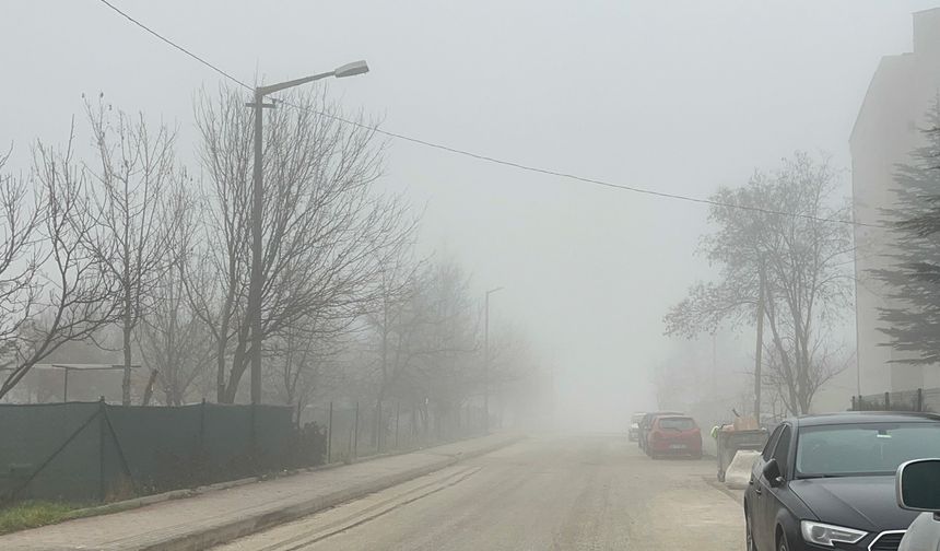 Eskişehir'in yüksek kesimlerinde sis etkili oldu