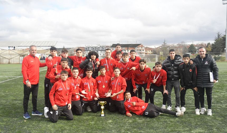 Okul sporları Genç A Erkek Futbol Müsabakaları sona erdi