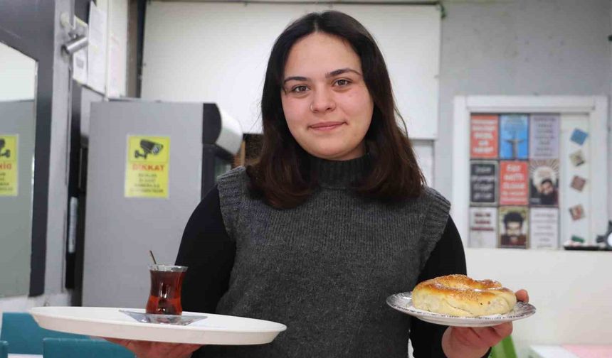 3 sene çalışıp biriktirdiği para ile 18 yaşında kafe açtı