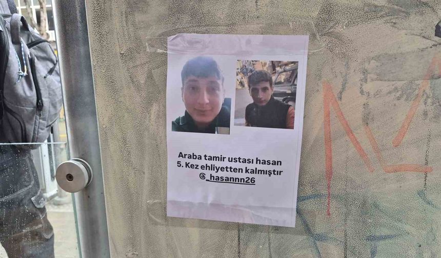 Tramvay durağına yapıştırılan ilginç kağıt dikkat çekti