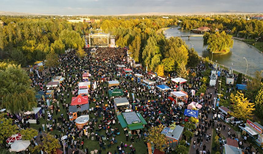 Kahve Festivali’nde Eskişehir’e ünlü akını!