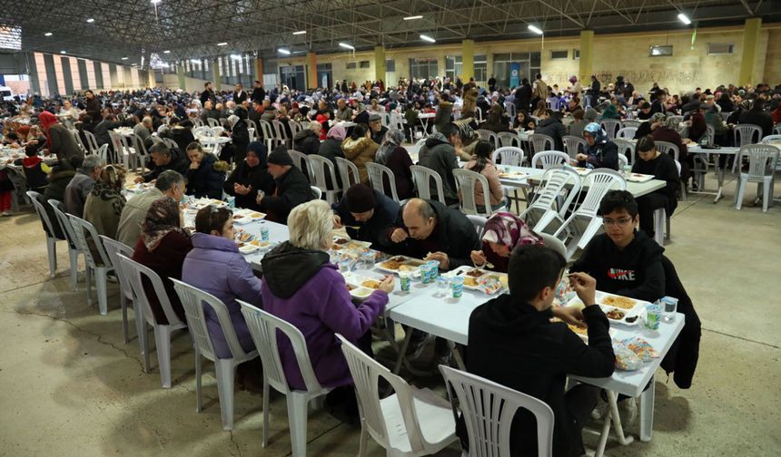 Odunpazarı’nda Ramazan sofraları dayanışmayla kuruluyor