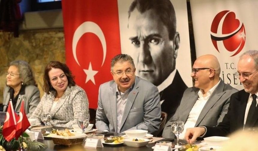 Vali Yılmaz, iftarda mülki idare amirleriyle buluştu