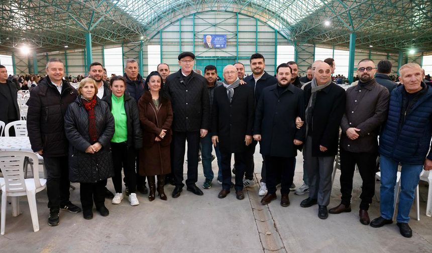 Başkan Kurt, 75.Yıl Mahallesi’nde binlerce vatandaşla buluştu