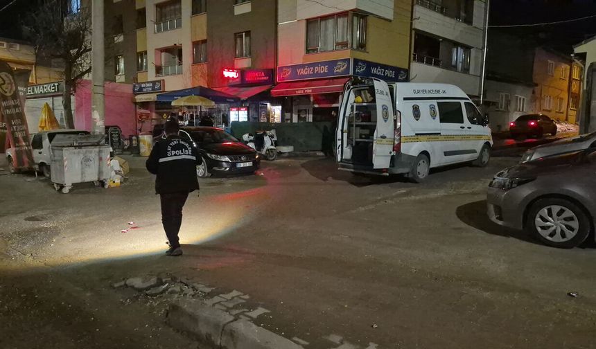 Eskişehir'de alacak verecek kavgası kanlı bitti: 2 yaralı