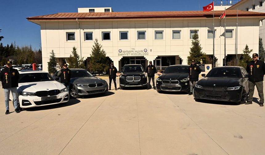 Eskişehir'de oto hırsızlığı çetesi çökertildi: 11 gözaltı