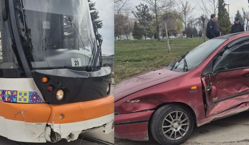 Eskişehir'de otomobille tramvay çarpıştı