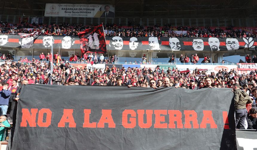 Eskişehirspor tribünlerinden, İspanya'ya selam