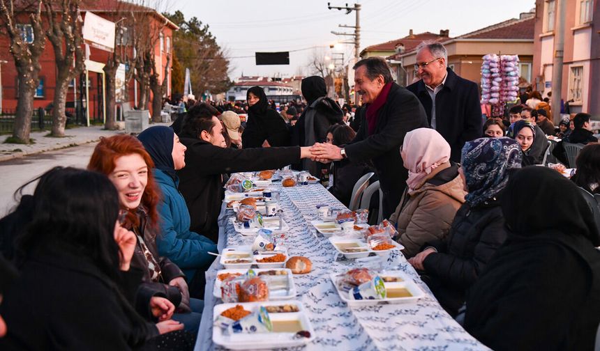 Muttalipli vatandaşlar kardeşlik sofrasında buluştu