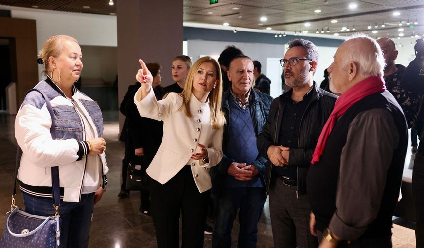 “SIRNAME” Sergisi Sanatseverlerle Buluştu