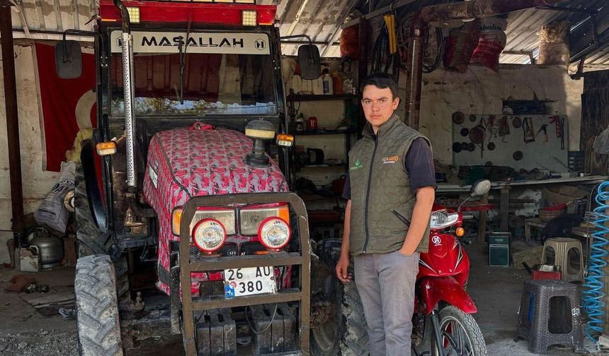 Traktör yıkarken hayatını kaybetti