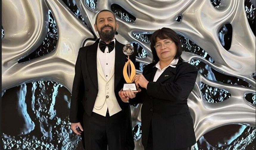 Yılın Barış İnsanı Ödülü Dünyaca Ünlü Yazar Akif Manaf’ın