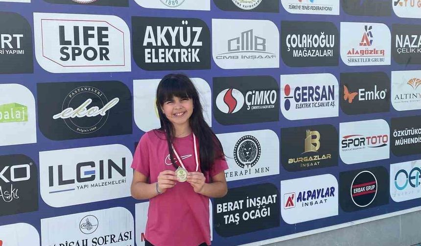 Eskişehirli tenisçi Zonguldak'ta şampiyon oldu