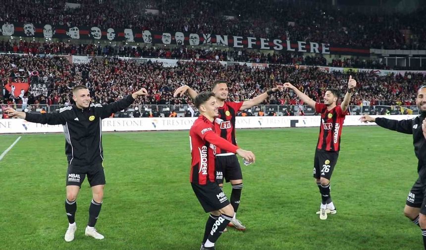 Eskişehirspor turu çiftetelliyle kutladı