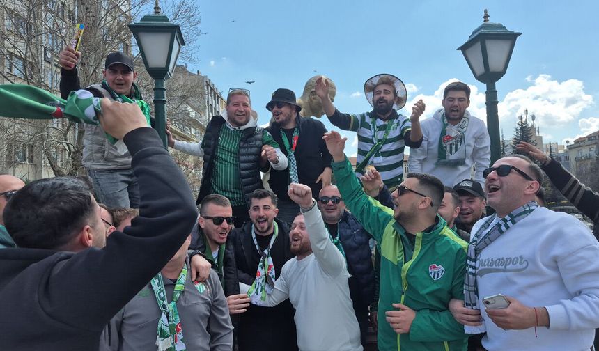 Bursaspor taraftarı, Eskişehir'i hareketlendirdi