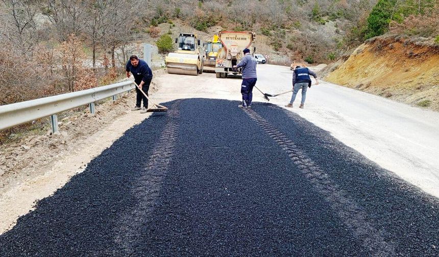 Büyükşehir kırsalda yol çalışmalarına hız verdi