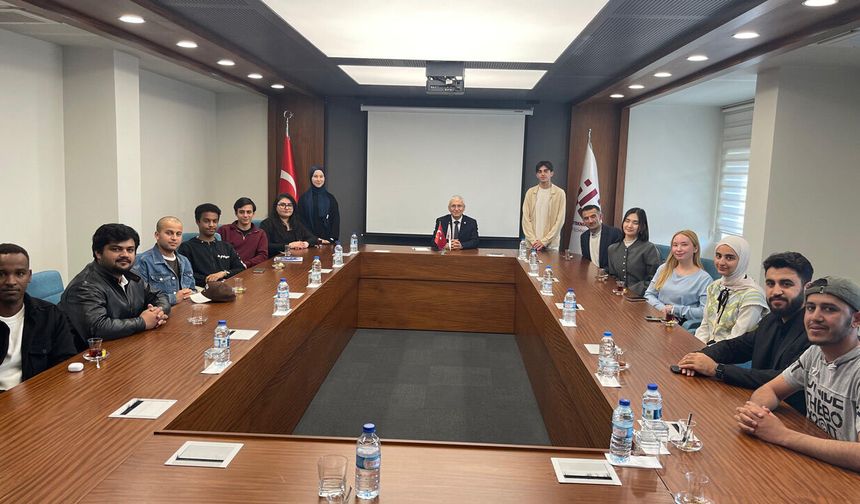 ES-UDER’den ESTÜ Rektörü Özcan’a Ziyaret