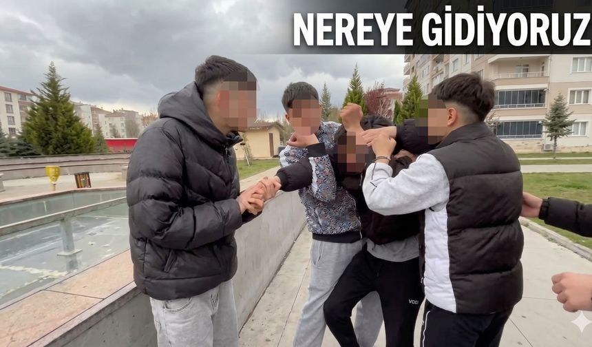 Grup halinde bir çocuğu darp edip, videoya çektiler